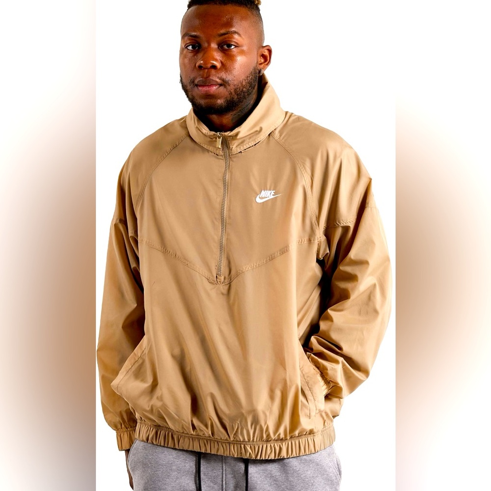 Nike Windrunner Track Jacket with Hood in Collar water resistant Gorpcore men S